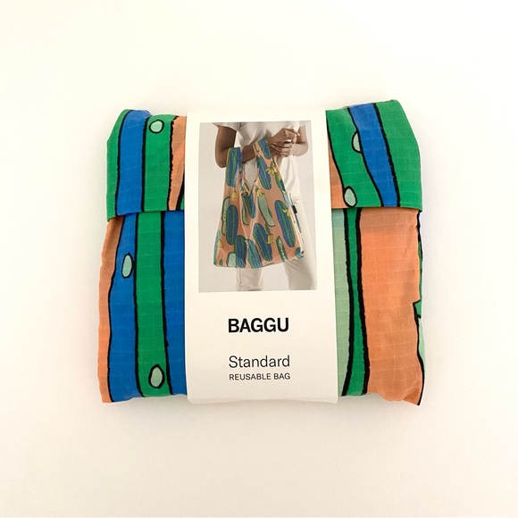 BAGGU • Standard Reusable Bag in Cucumbers - Picture 2 of 4